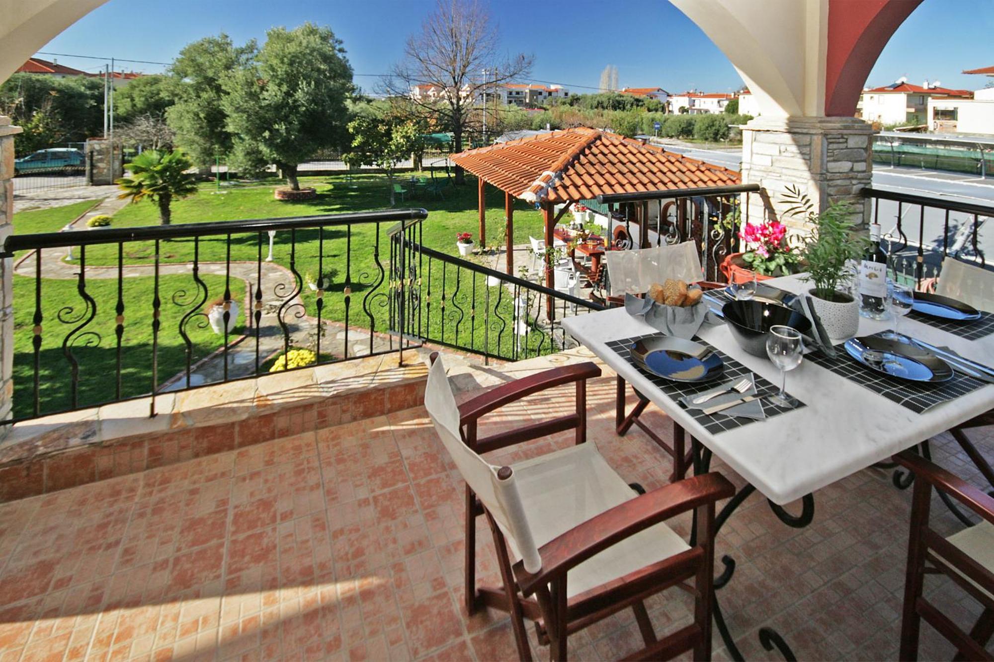 Private 6-Bdrm Villa With Garden 150M To Beach Paradisos Exterior foto