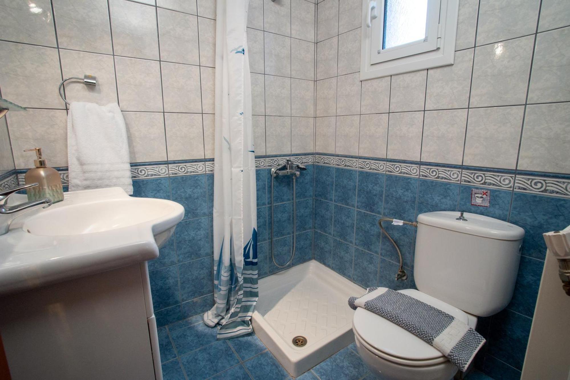 Private 6-Bdrm Villa With Garden 150M To Beach Paradisos Exterior foto