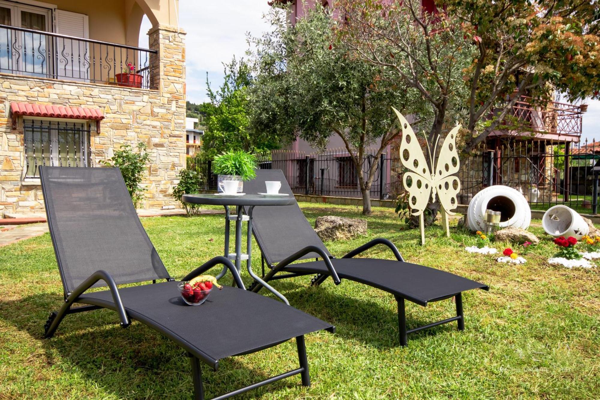 Private 6-Bdrm Villa With Garden 150M To Beach Paradisos Exterior foto